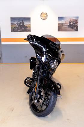 HARLEY-DAVIDSON STREET GLIDE SPECIAL 